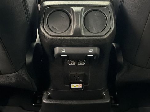 Used 2025 Jeep Wrangler Unlimited Sahara w/ Safety Group AWD/4WD image 34
