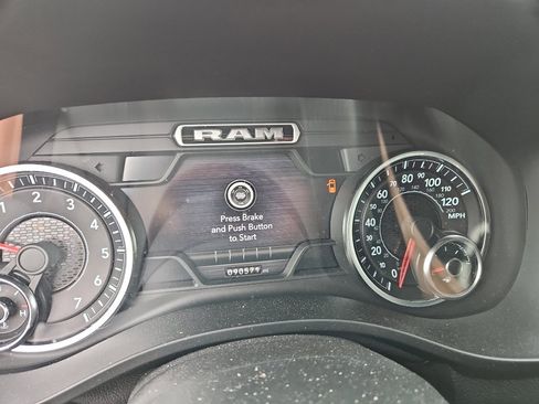 Used 2020 RAM 1500 Big Horn AWD/4WD image 9