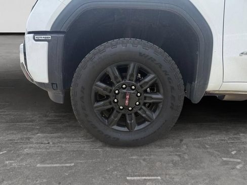 Used 2025 GMC Sierra 2500 AT4 AWD/4WD image 9
