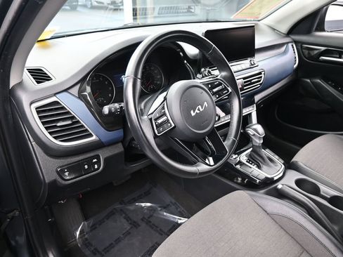Used 2023 Kia Seltos S w/ Navigation Package image 10