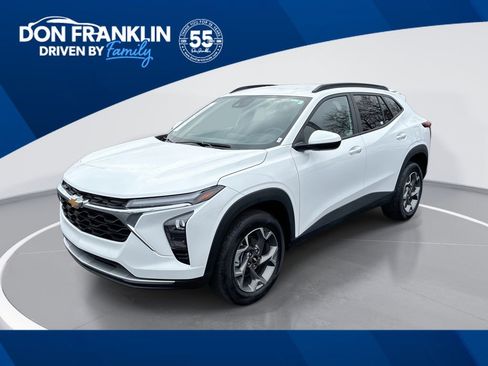 Used 2025 Chevrolet Trax LT w/ LT Convenience Package image 1