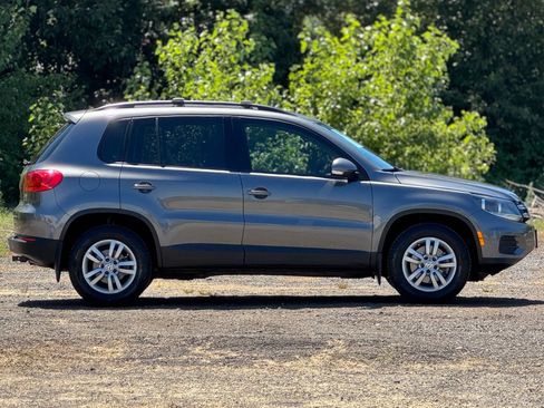 Used 2017 Volkswagen Tiguan S AWD/4WD image 8