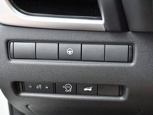 Used 2023 Nissan Rogue SL FWD image 22