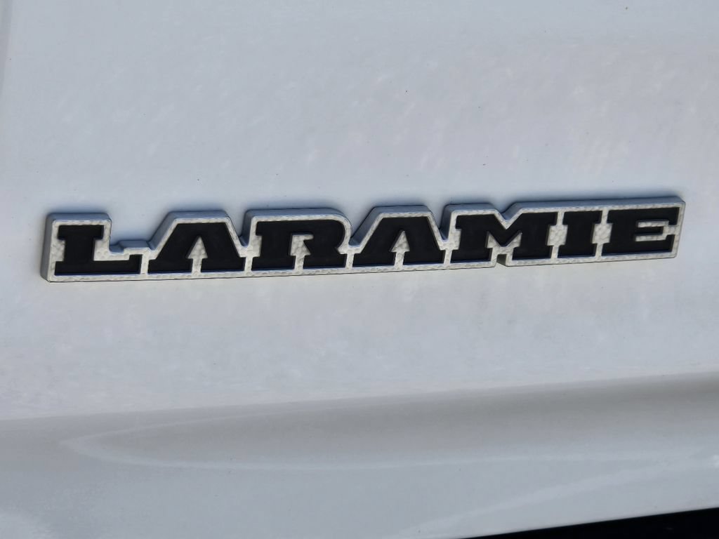 Used 2023 RAM 1500 Laramie AWD/4WD image 3