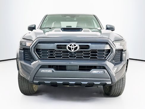 Used 2024 Toyota Tacoma TRD Sport image 2