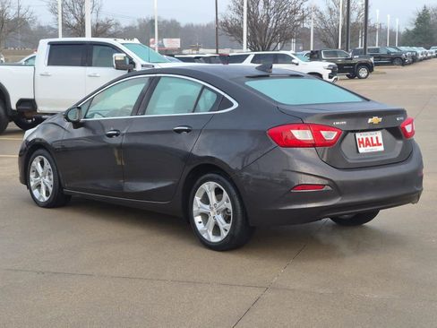 Used 2017 Chevrolet Cruze Premier image 4