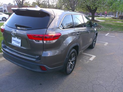Used 2018 Toyota Highlander Plus image 12