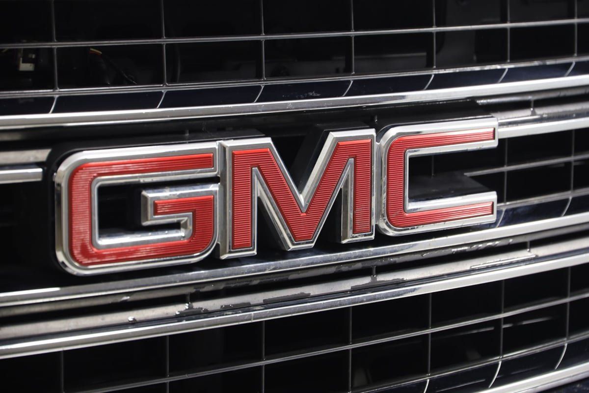 Used 2018 GMC Yukon SLT w/ HD Trailering Package AWD/4WD image 18