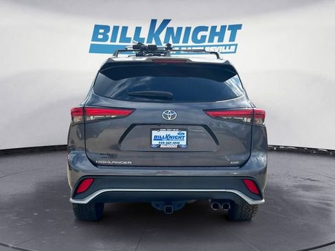 Used 2022 Toyota Highlander XSE image 4