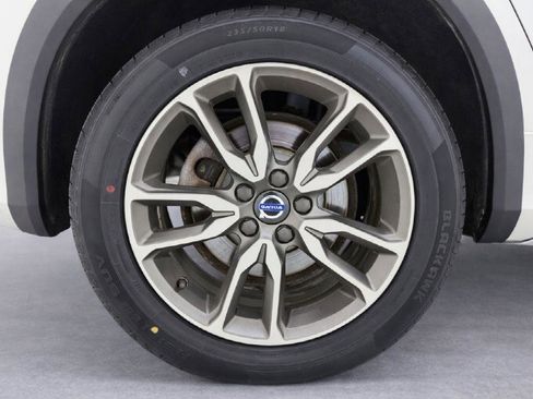 Used 2017 Volvo V60 T5 Cross Country w/ Convenience Package AWD/4WD image 32