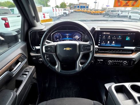 Used 2024 Chevrolet Silverado 2500 LT w/ Convenience Package AWD/4WD image 11