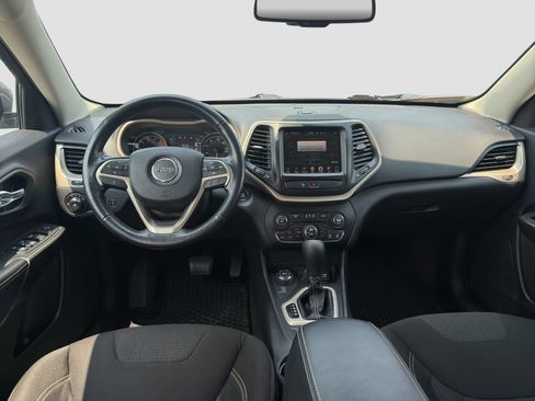 Used 2016 Jeep Cherokee Latitude w/ Comfort/Convenience Group AWD/4WD image 14