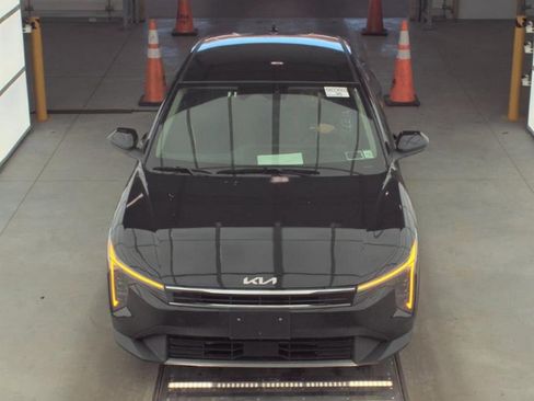 Used 2025 Kia K4 LXS image 2