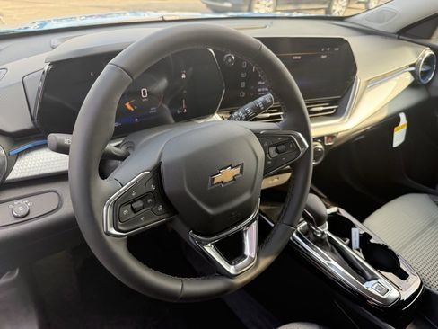 New 2026 Chevrolet Trax LT w/ Sunroof Package image 25