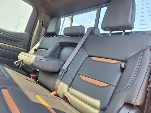 Used 2024 GMC Sierra 1500 AT4 w/ Technology Package image 24