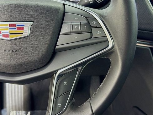Used 2022 Cadillac XT5 Luxury w/ LPO, ONYX Package image 18