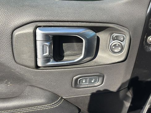 Used 2023 Jeep Wrangler Sahara image 15