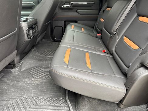 Used 2024 GMC Sierra 2500 AT4 w/ AT4 Premium Plus Package image 14