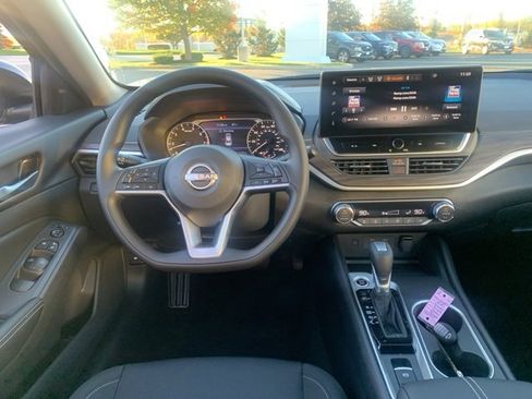 New 2025 Nissan Altima 2.5 SV w/ SV Special Edition Package image 24