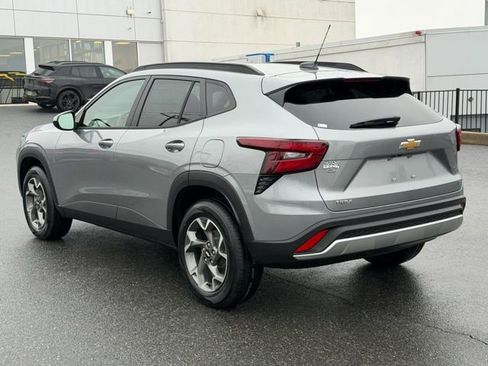 New 2026 Chevrolet Trax LT w/ Driver Confidence Package image 11