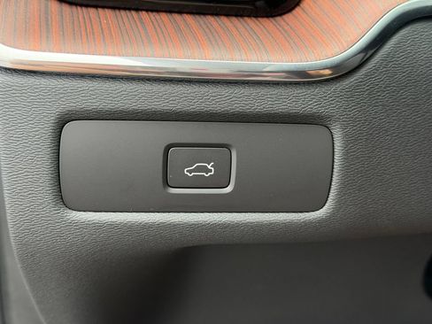 Used 2023 Volvo XC60 B5 Ultimate w/ Climate Package AWD/4WD image 39