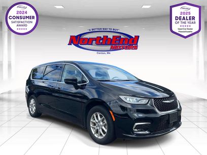 Used 2024 Chrysler Pacifica Touring-L