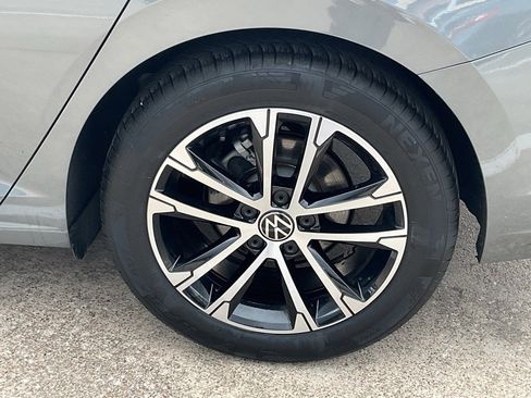 Used 2025 Volkswagen Jetta Sport image 8