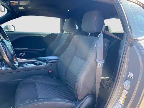 Used 2017 Dodge Challenger SXT RWD image 18