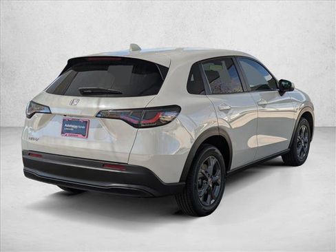 New 2026 Honda HR-V LX image 2