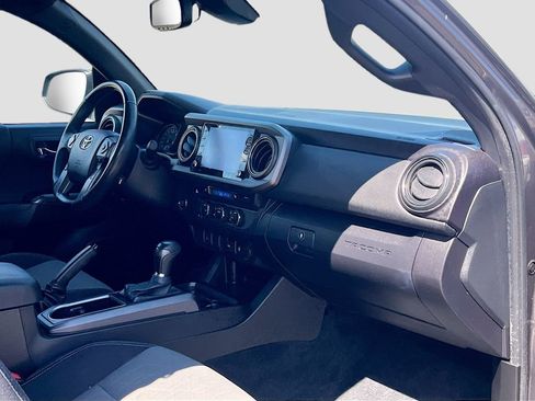 Used 2022 Toyota Tacoma TRD Sport w/ TRD Premium Sport Package RWD image 28