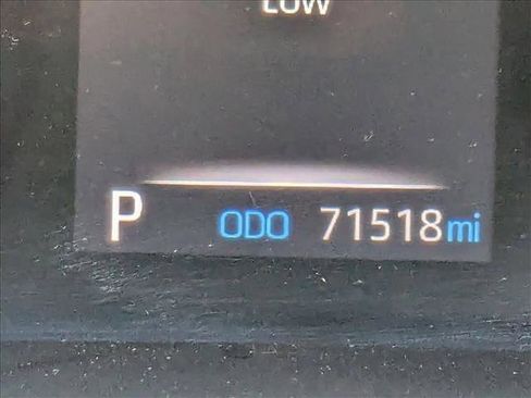 Used 2022 Toyota RAV4 SE w/ Convenience Package AWD/4WD image 2