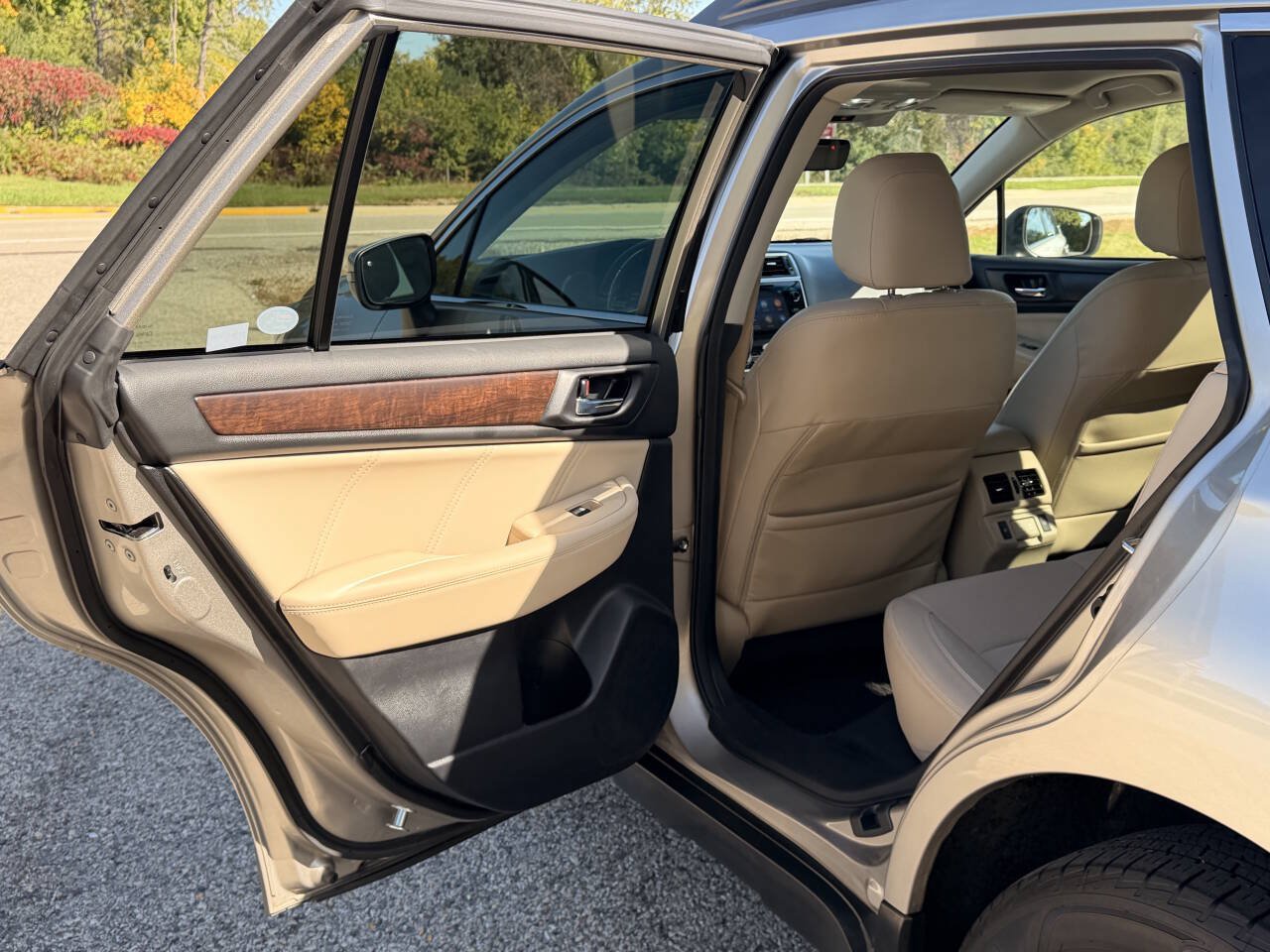 Used 2019 Subaru Outback 2.5i Limited AWD/4WD image 23