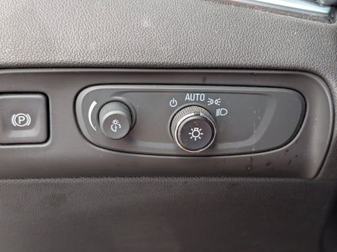 Used 2019 Buick Enclave Essence AWD/4WD image 24