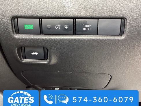 Used 2025 Nissan Sentra SV FWD image 17