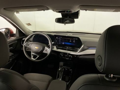 Used 2024 Chevrolet Trax LT w/ Driver Confidence Package FWD image 15