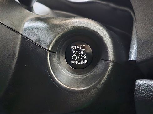 Used 2017 FIAT 500X Trekking image 32