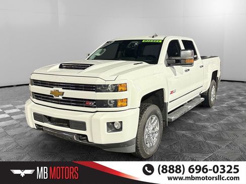 Used 2018 Chevrolet Silverado 3500 LTZ image 9