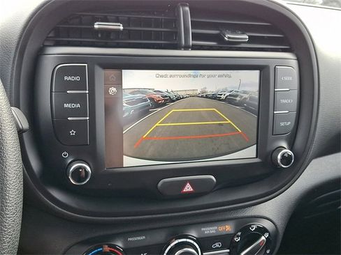 Used 2025 Kia Soul LX w/ LX Technology Package image 17