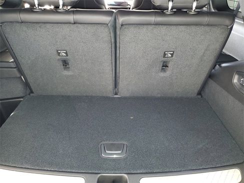 New 2026 Cadillac Vistiq Luxury image 7