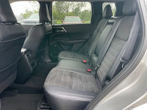 Used 2025 Mitsubishi Outlander SE AWD/4WD image 30