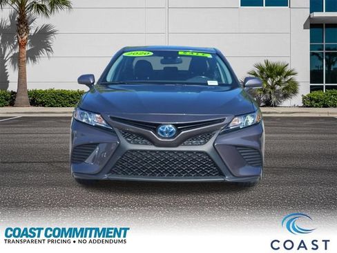 Used 2020 Toyota Camry SE w/ Sunroof Package FWD image 2