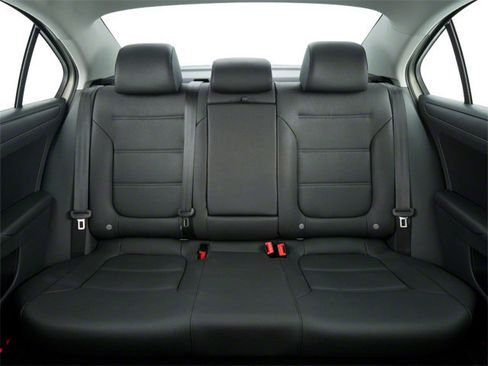 Used 2013 Volkswagen Jetta SE FWD image 14