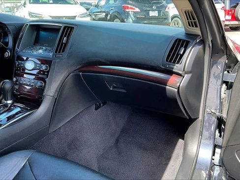 Used 2010 INFINITI G37 x w/ Premium Pkg image 16