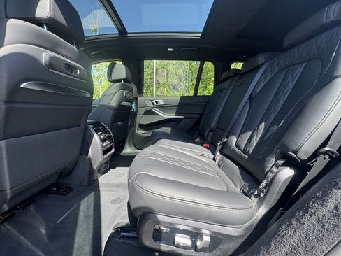 Used 2026 BMW X7 M60i w/ Climate Comfort Package image 22