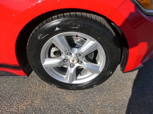 Used 2015 Ford Mustang Coupe image 27