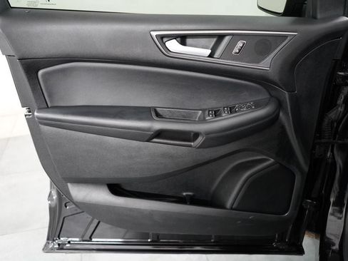 Used 2022 Ford Edge SE w/ Black Appearance Package AWD/4WD image 16