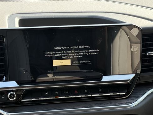 New 2026 GMC Sierra 1500 SLT image 13