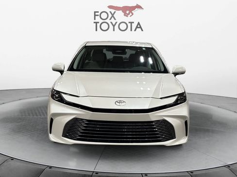 Used 2025 Toyota Camry XLE image 9