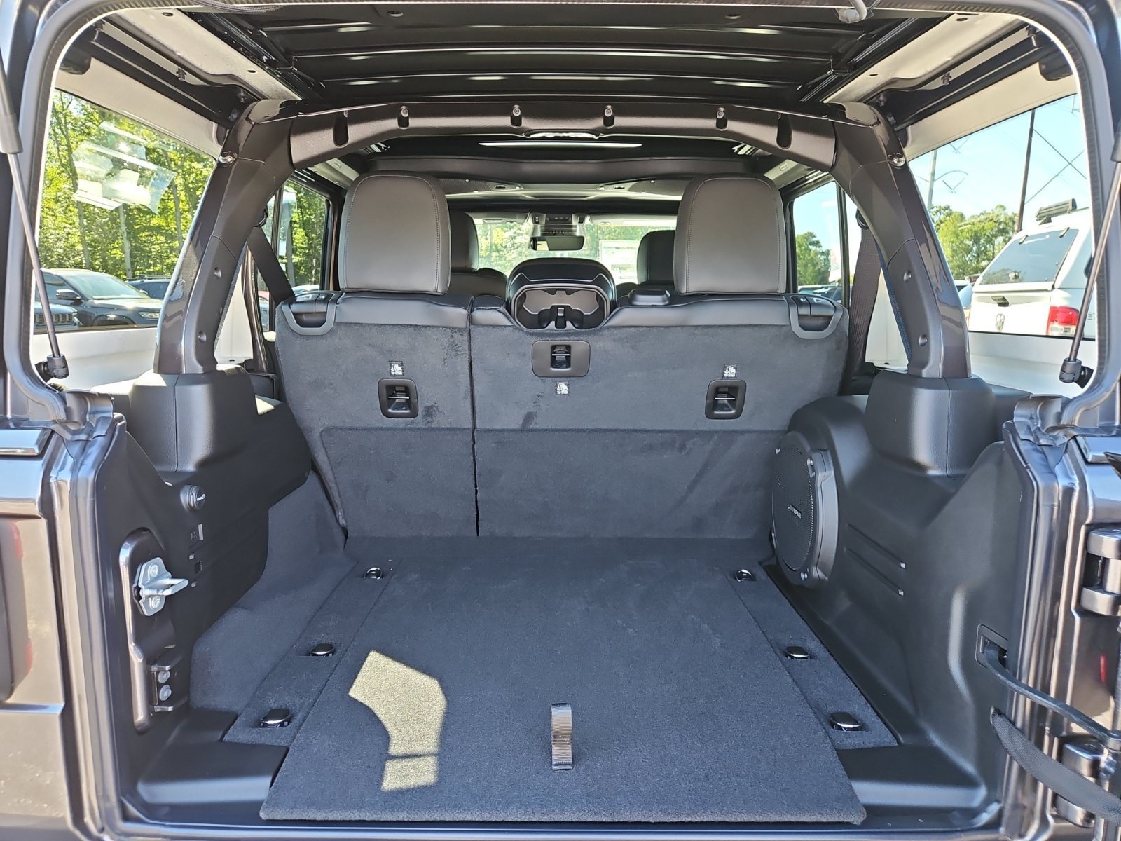 New 2027 Jeep Wrangler Unlimited Sahara AWD/4WD image 19
