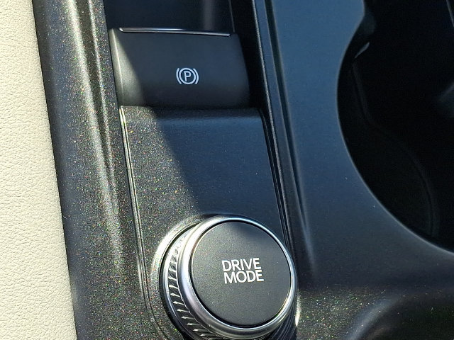 Used 2025 Ford Explorer Active w/ Active Comfort Package RWD image 23